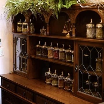 ハーブと紅茶の専門店「魔女のお茶屋さん」