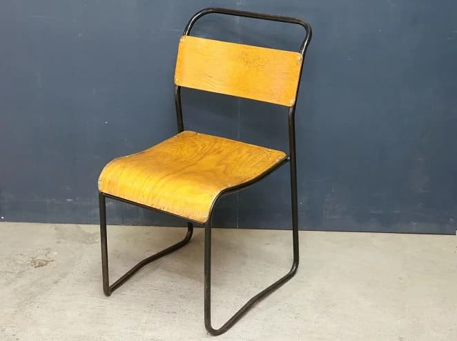 スタッキングチェア|スチール・ブナ材・1960年代 省スペースな合板椅子
