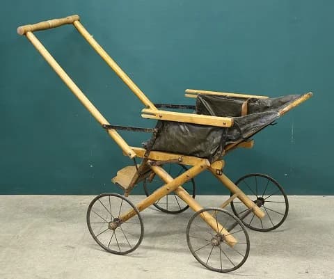 ベビープッシュチェア｜オーク材・1930年代 スポークホイールの乳母車