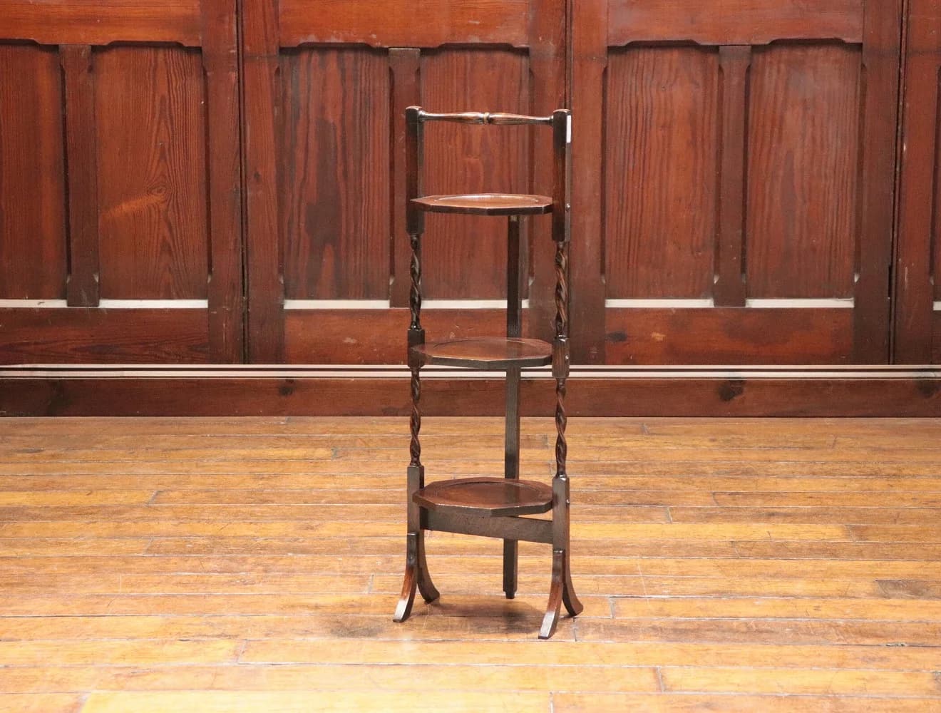 ケーキスタンド｜オーク材・1930年代 ツイスト支柱の折りたたみ3段