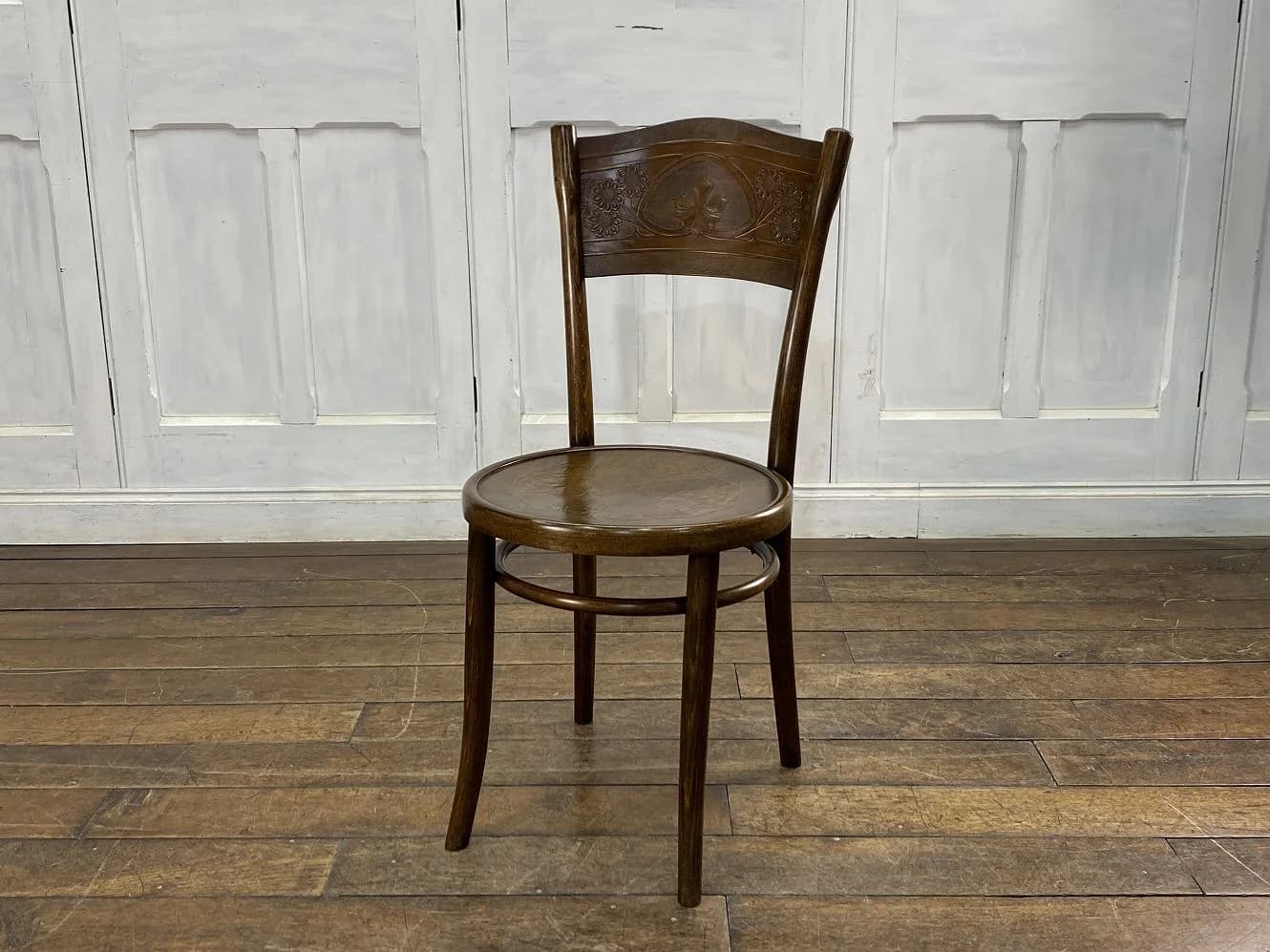 ベントウッドチェア|ブナ材・1930年代 フラワーモチーフのパネルバック THONET(トーネット)
