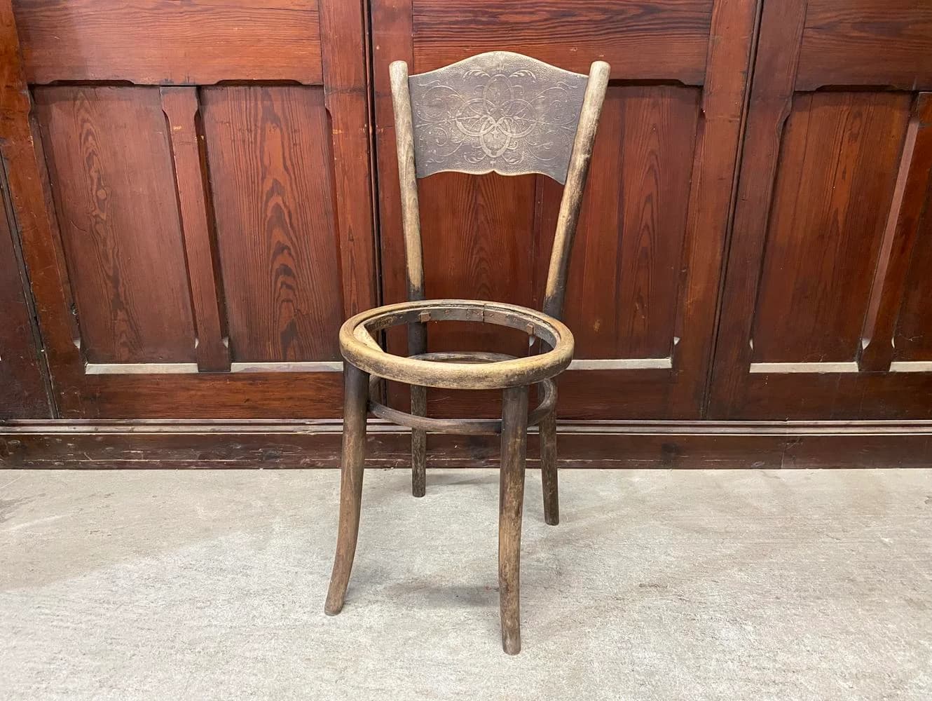 ベントウッドチェア｜ブナ材・1920年代 曲木の名作 THONET（トーネット）