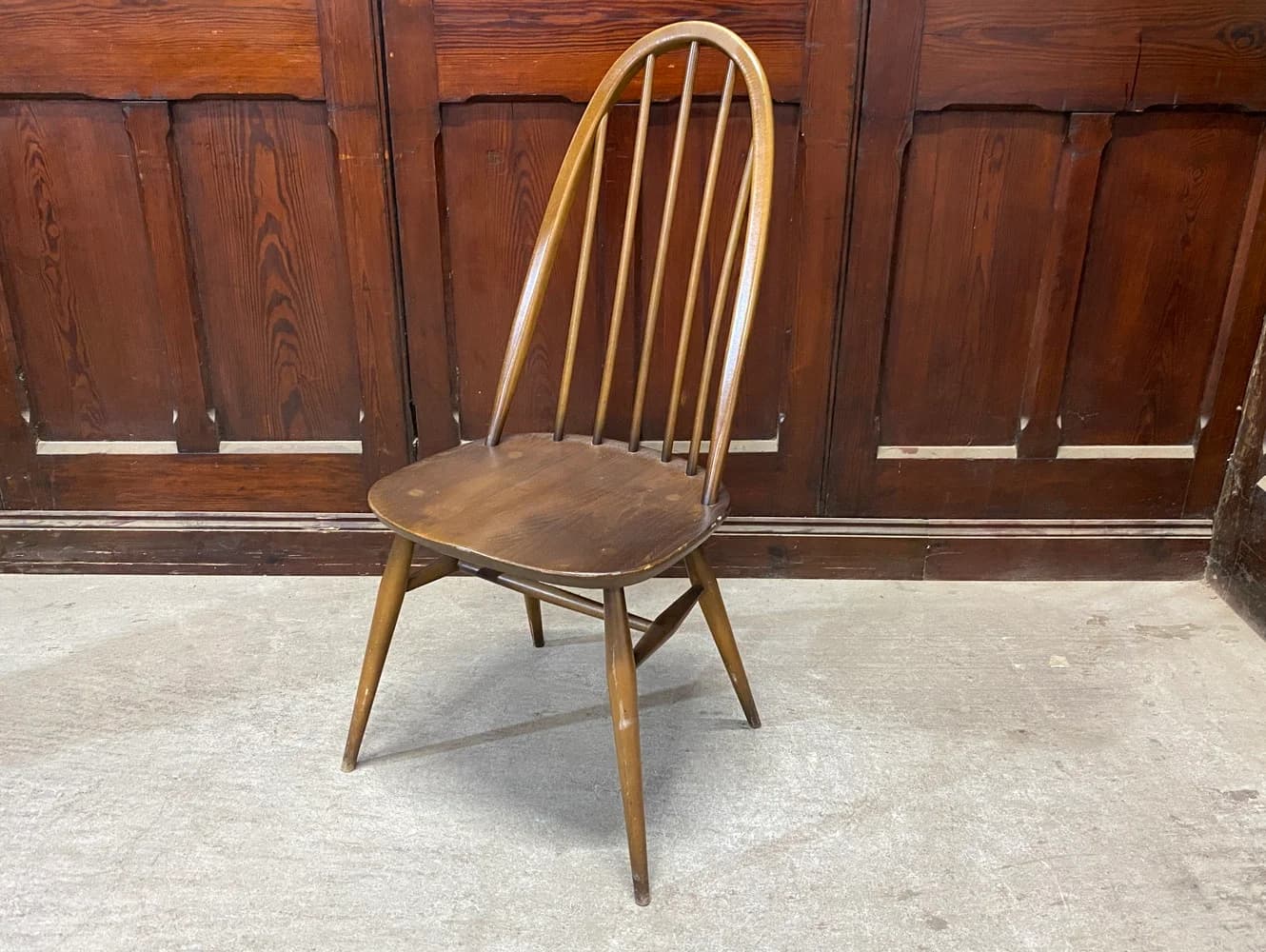 クエーカーチェア|ブナ材・エルム材・1960年代 スポークバックの名作椅子 ERCOL(アーコール)