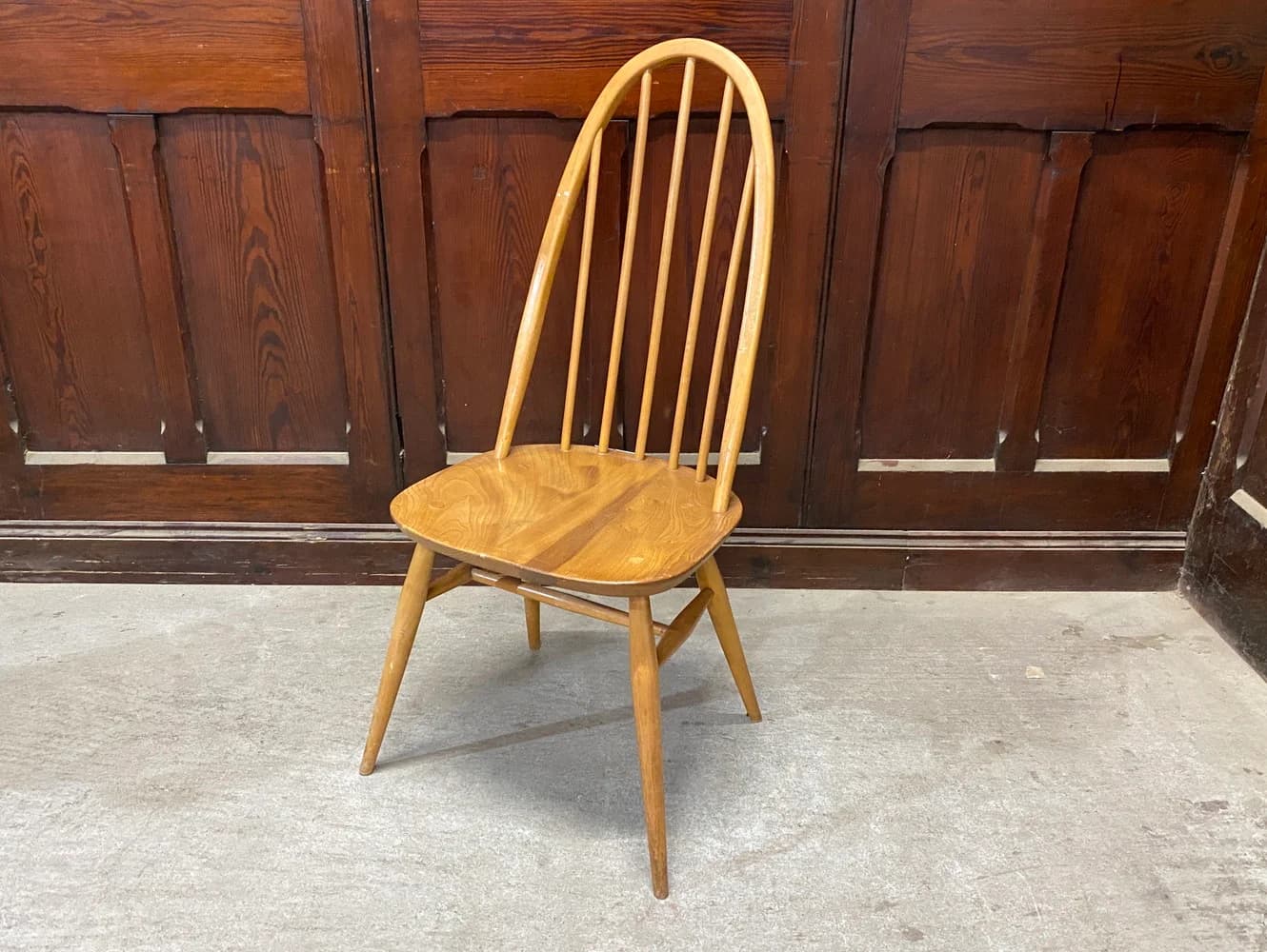 クエーカーチェア|ブナ材・エルム材・1960年代 スポークバックの名作椅子 ERCOL(アーコール)