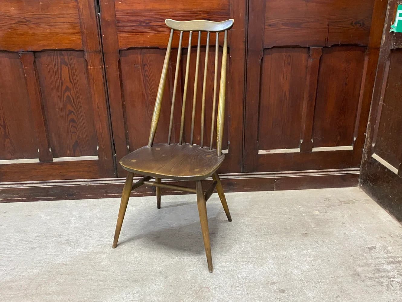 ゴールドスミスチェア|ブナ・エルム材・1960年代 スピンドルバックのダイニングチェア ERCOL(アーコール)