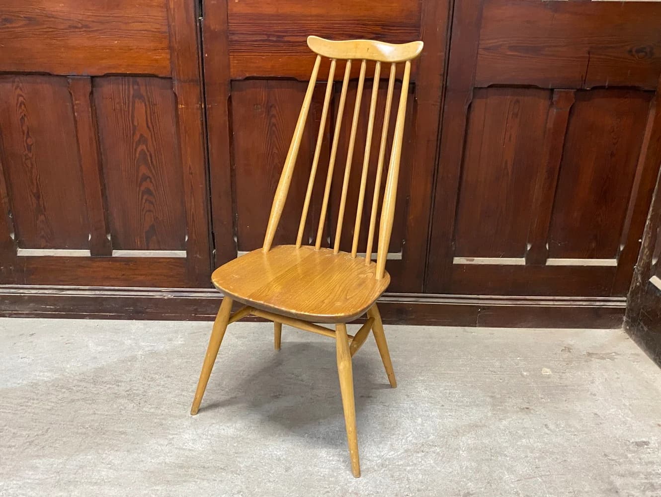 ゴールドスミスチェア｜ブナ・エルム材・1960年代 スピンドルバックのダイニングチェア ERCOL（アーコール）