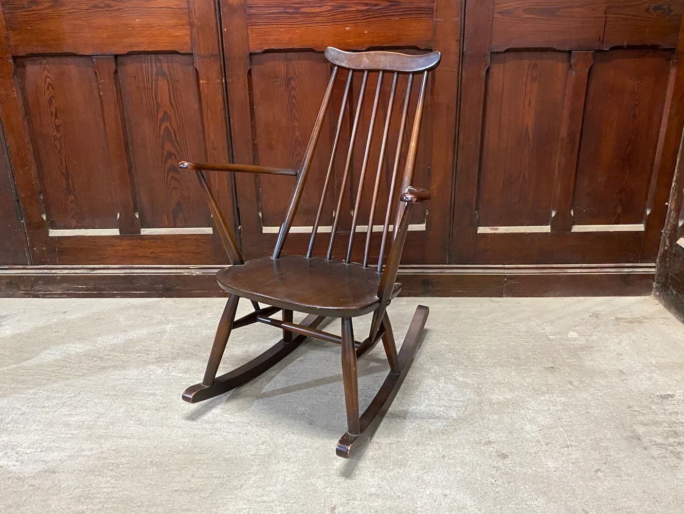 ゴールドスミスロッキングチェア|ブナ・エルム材・1960年代 くつろぎの揺り椅子 ERCOL(アーコール)