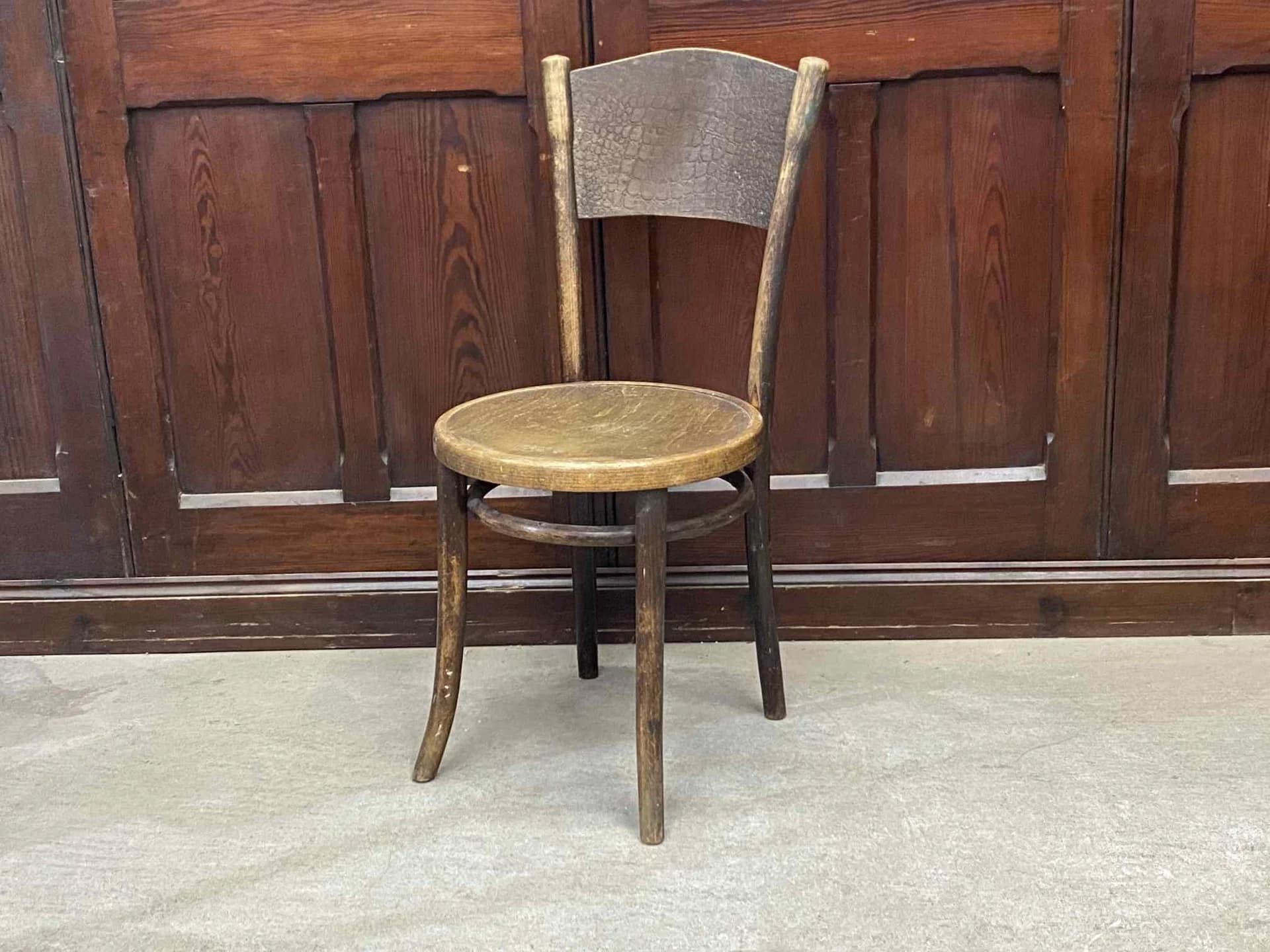 ベントウッドチェア｜ブナ材・1930年代 曲木の元祖 THONET（トーネット）