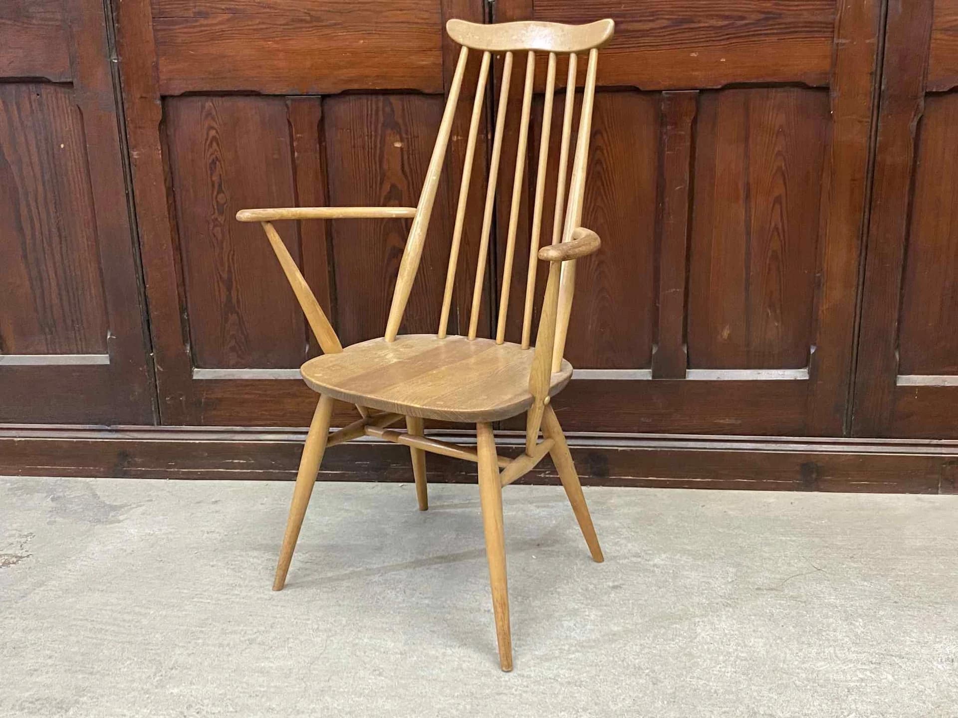 ゴールドスミス アームチェア|ブナ材・エルム材・1960年代 ハイバックの名作アームチェア ERCOL(アーコール)