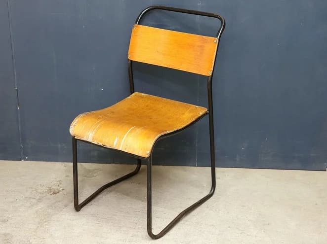 スタッキングチェア|スチール・ブナ材・1960年代 ミッドセンチュリーの実用椅子