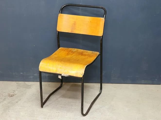 スタッキングチェア|スチール・ブナ材・1960年代 レトロな積み重ね椅子