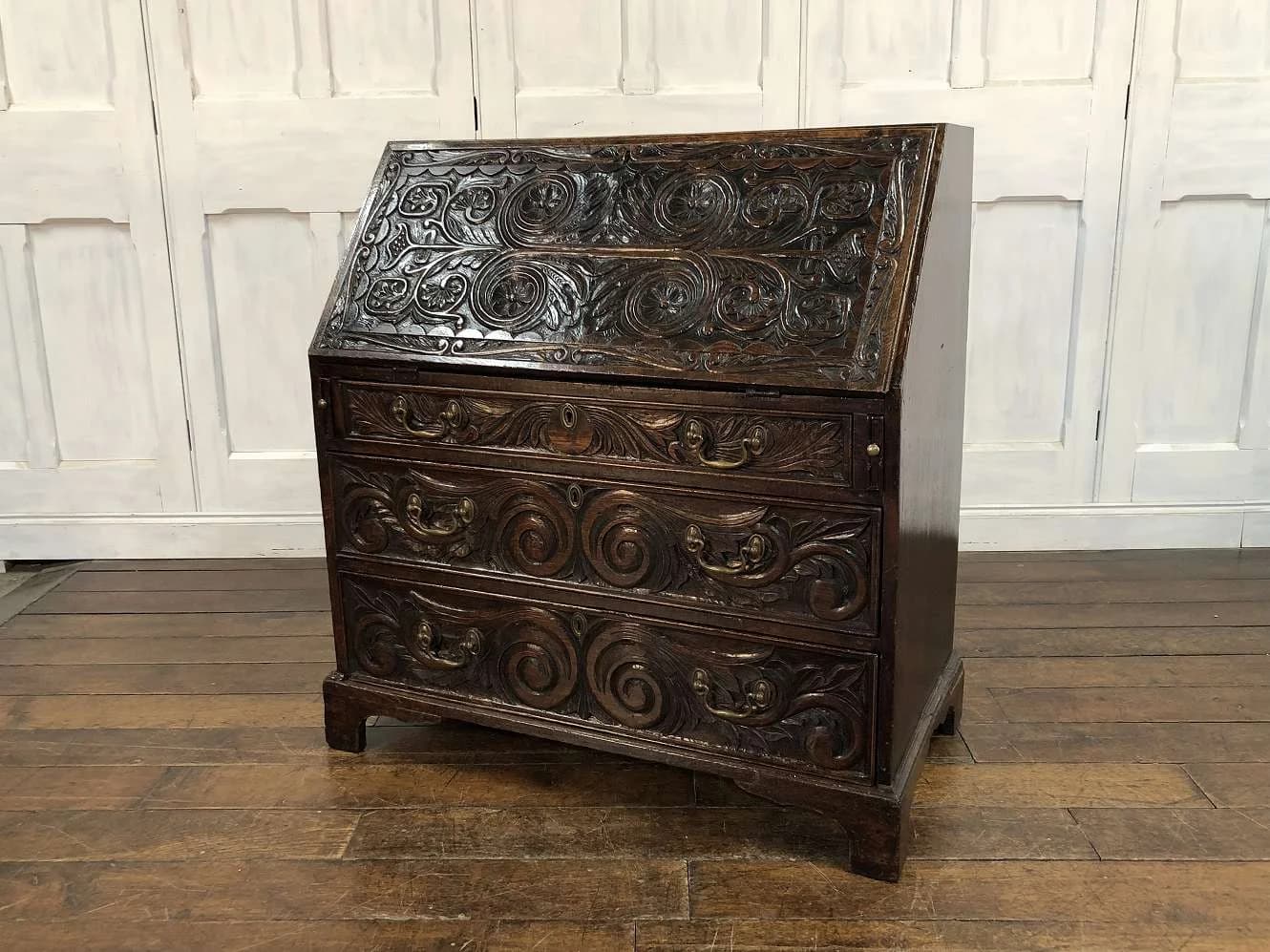 ビューロー|オーク材・1760年代 アカンサス彫刻の特別品