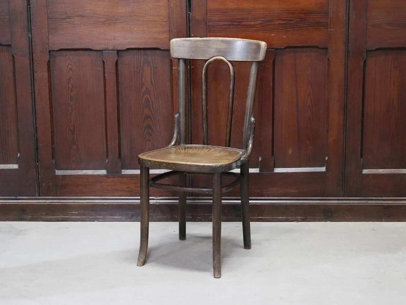 ベントウッドチェア|ブナ材・1920年代 ラッカー仕上げの名作 THONET(トーネット)