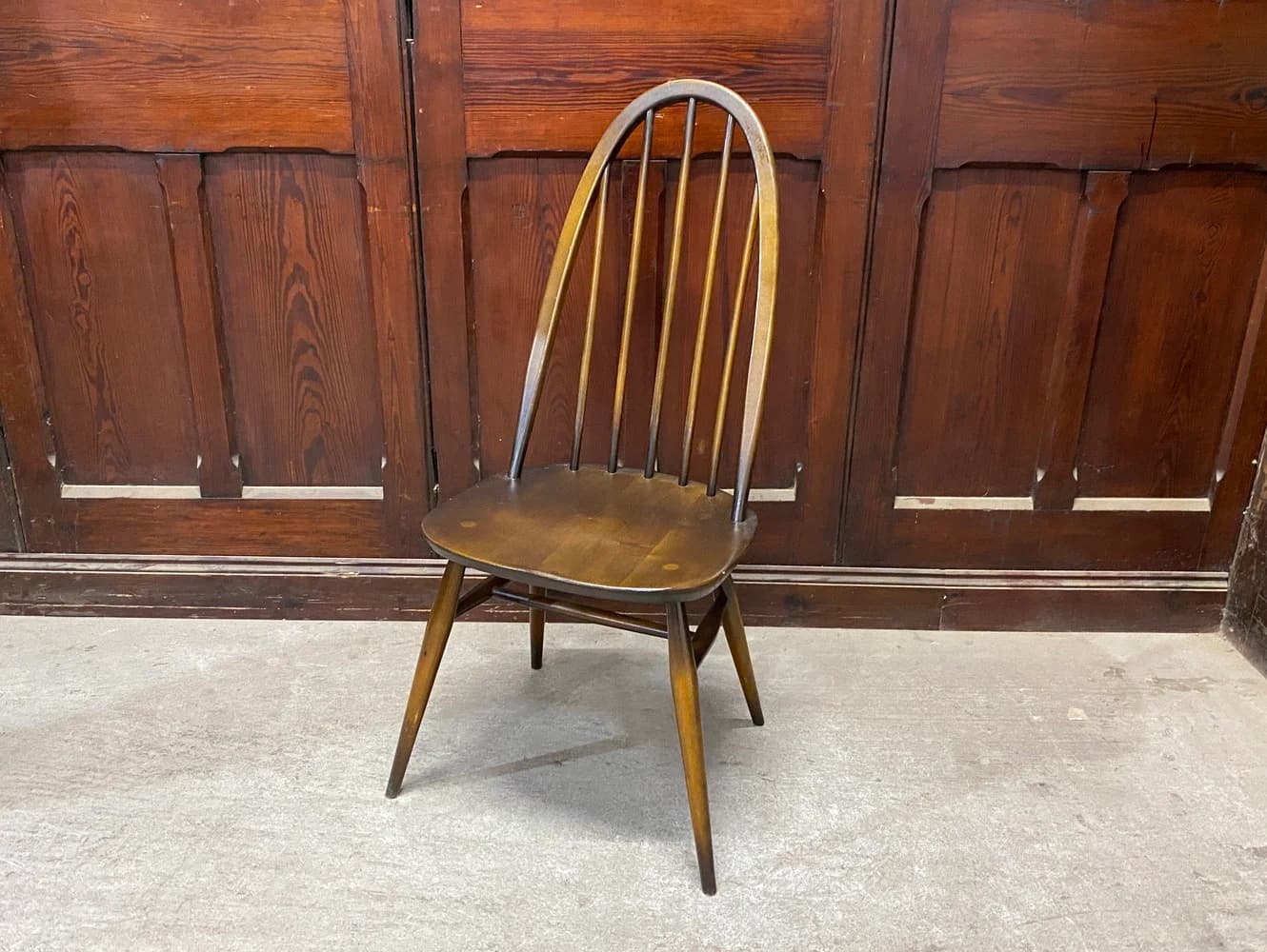 クエーカーチェア|ブナ材・エルム材・1960年代 スポークバックの名作椅子 ERCOL(アーコール)