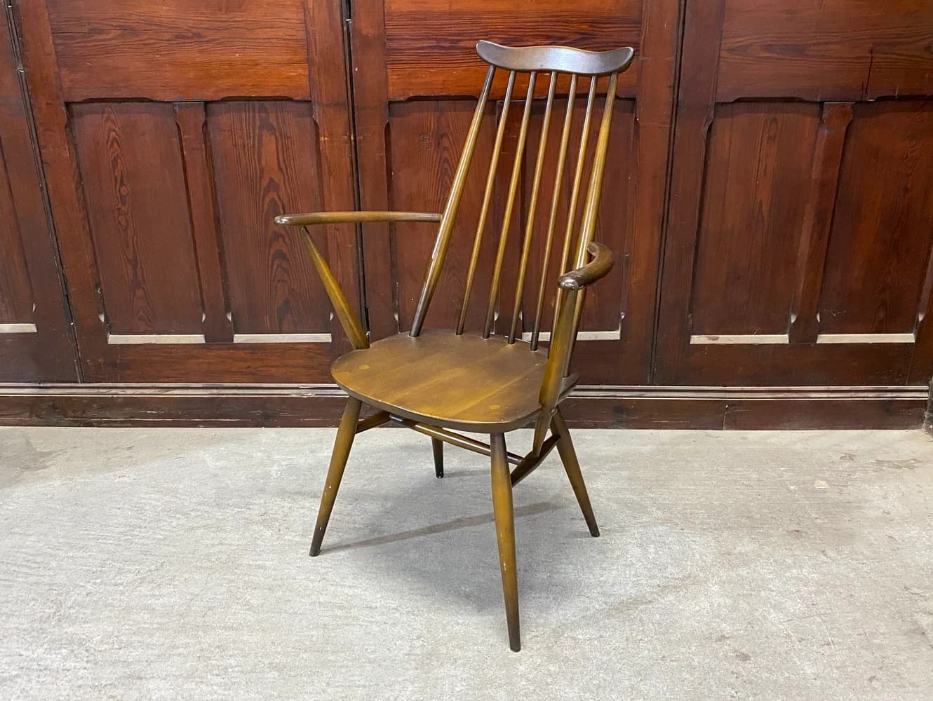 ゴールドスミス アームチェア|ブナ材・エルム材・1960年代 ハイバックの名作アームチェア ERCOL(アーコール)