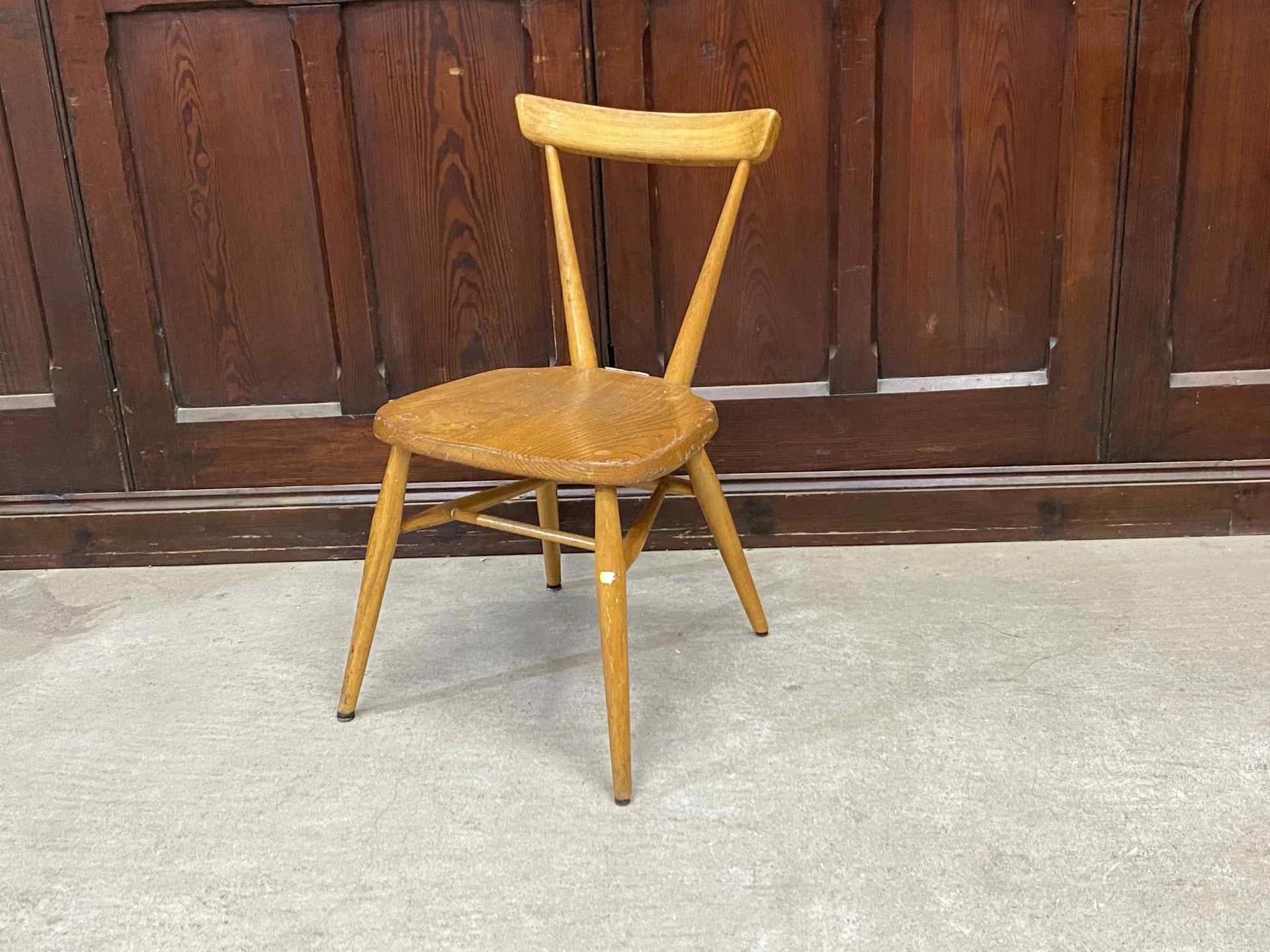 スタッキングチェア|ブナ・エルム材・1960年代 重ねて収納できる省スペース ERCOL(アーコール)
