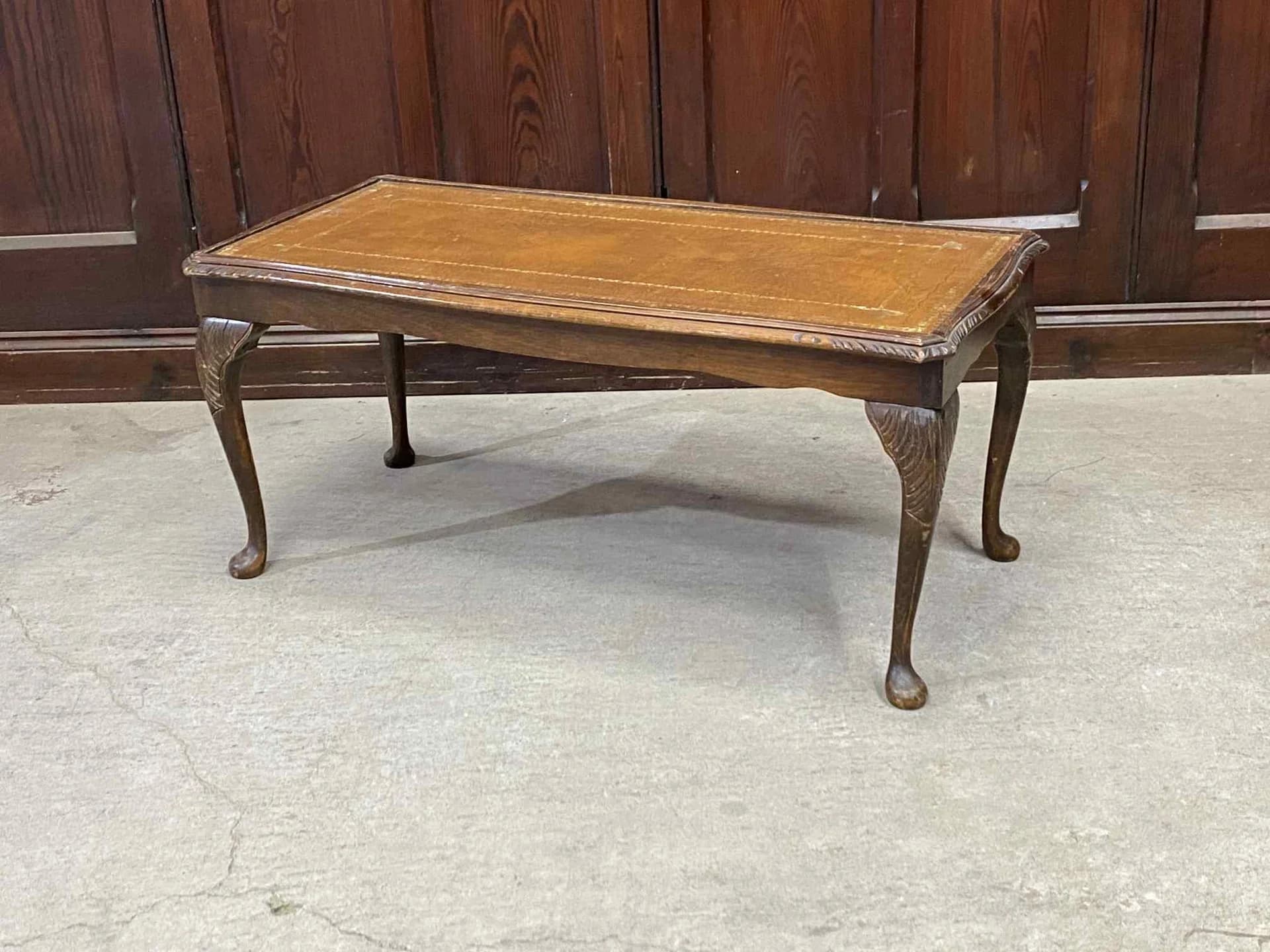 センターテーブル|マホガニー材・1920年代 金彩レザートップの猫脚