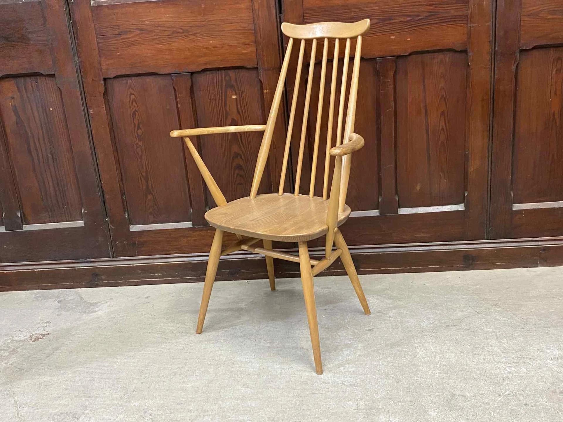 ゴールドスミス アームチェア|ブナ材・エルム材・1960年代 ハイバックの名作アームチェア ERCOL(アーコール)