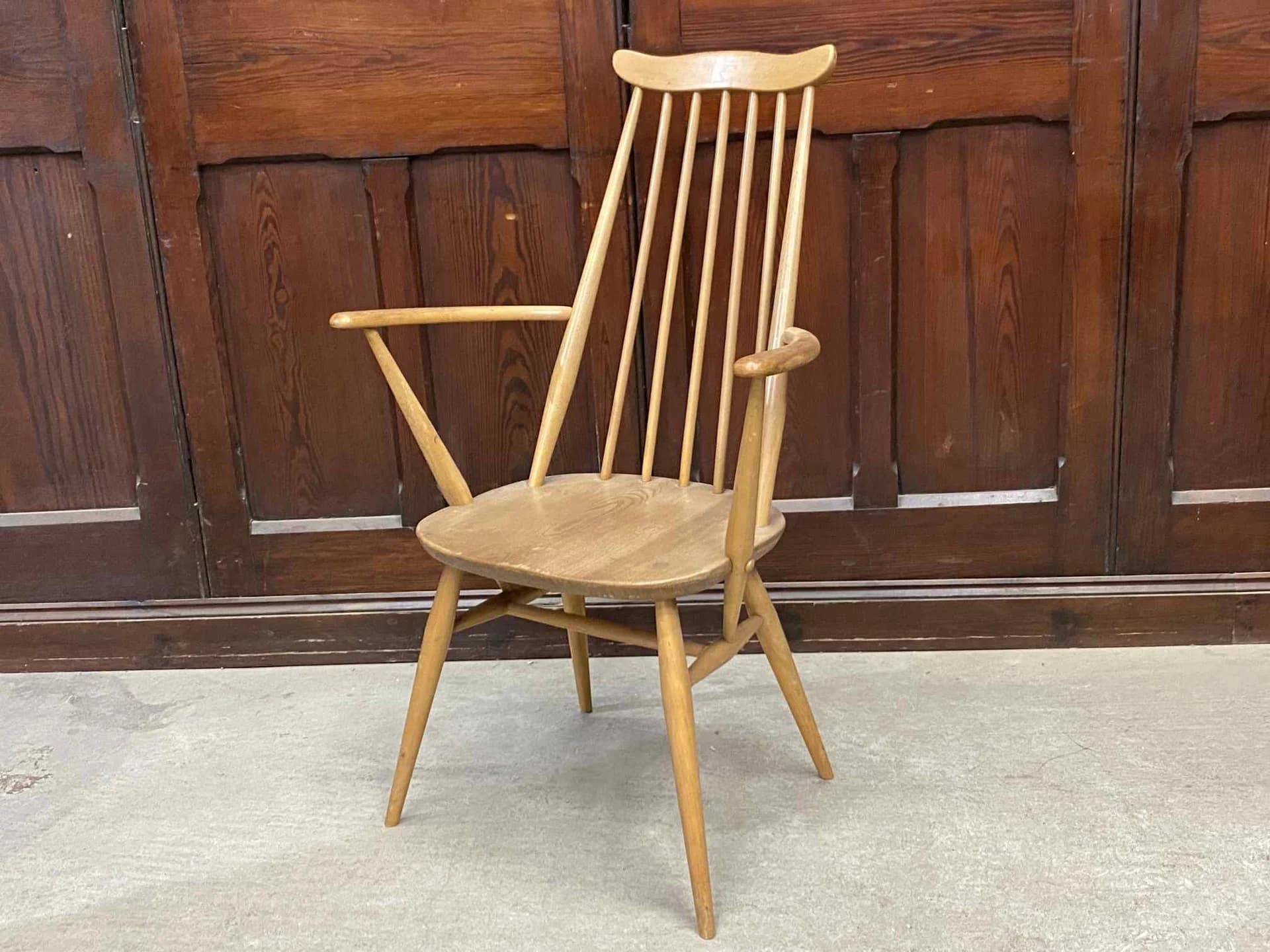 ゴールドスミス アームチェア|ブナ材・エルム材・1960年代 ハイバックの名作アームチェア ERCOL(アーコール)